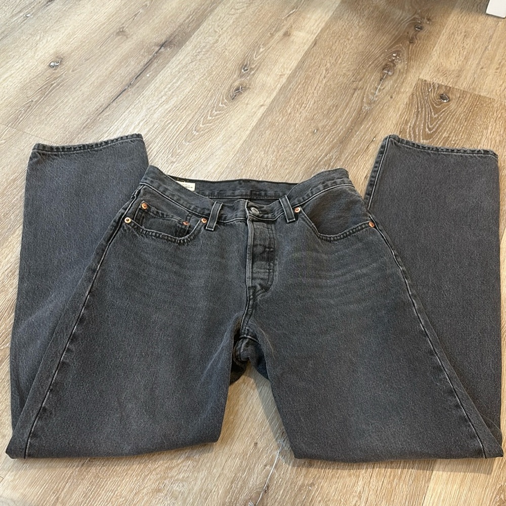 Levis 501 mid rise